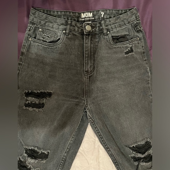 Black Ripped Mom Style Jeans - Picture 3 of 3